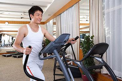 《英雄不再3》最新中文宣传视频 10月6日发售